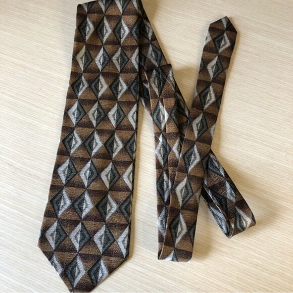 💕2/$16💕Progress 1878 100% Silk Geometric Patterned Tie - Picture 1 of 4